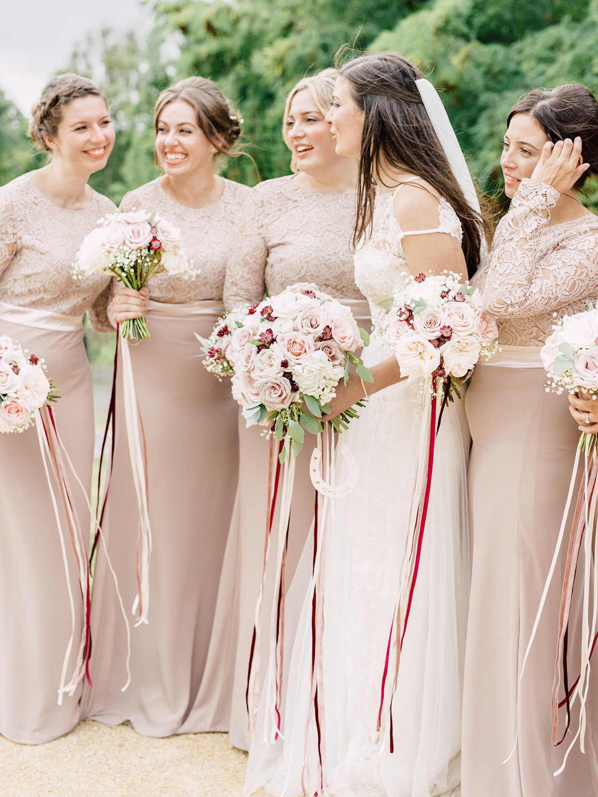 01 pink bridesmaids and bouquets