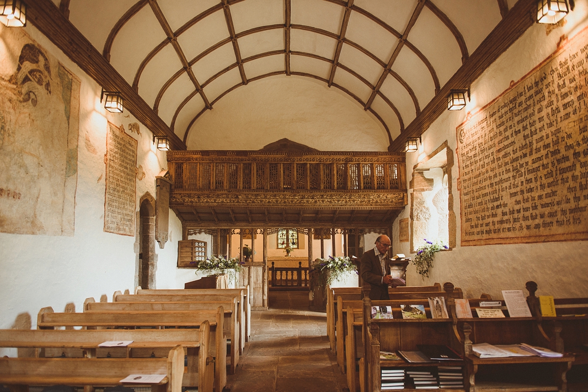 18 Laure de Sagazan rural idylic wedding Brecon Beacons