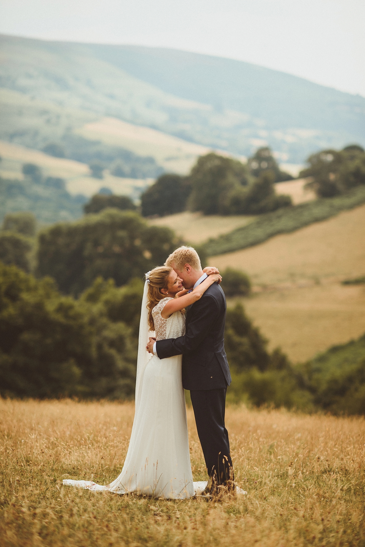 37 Laure de Sagazan rural idylic wedding Brecon Beacons