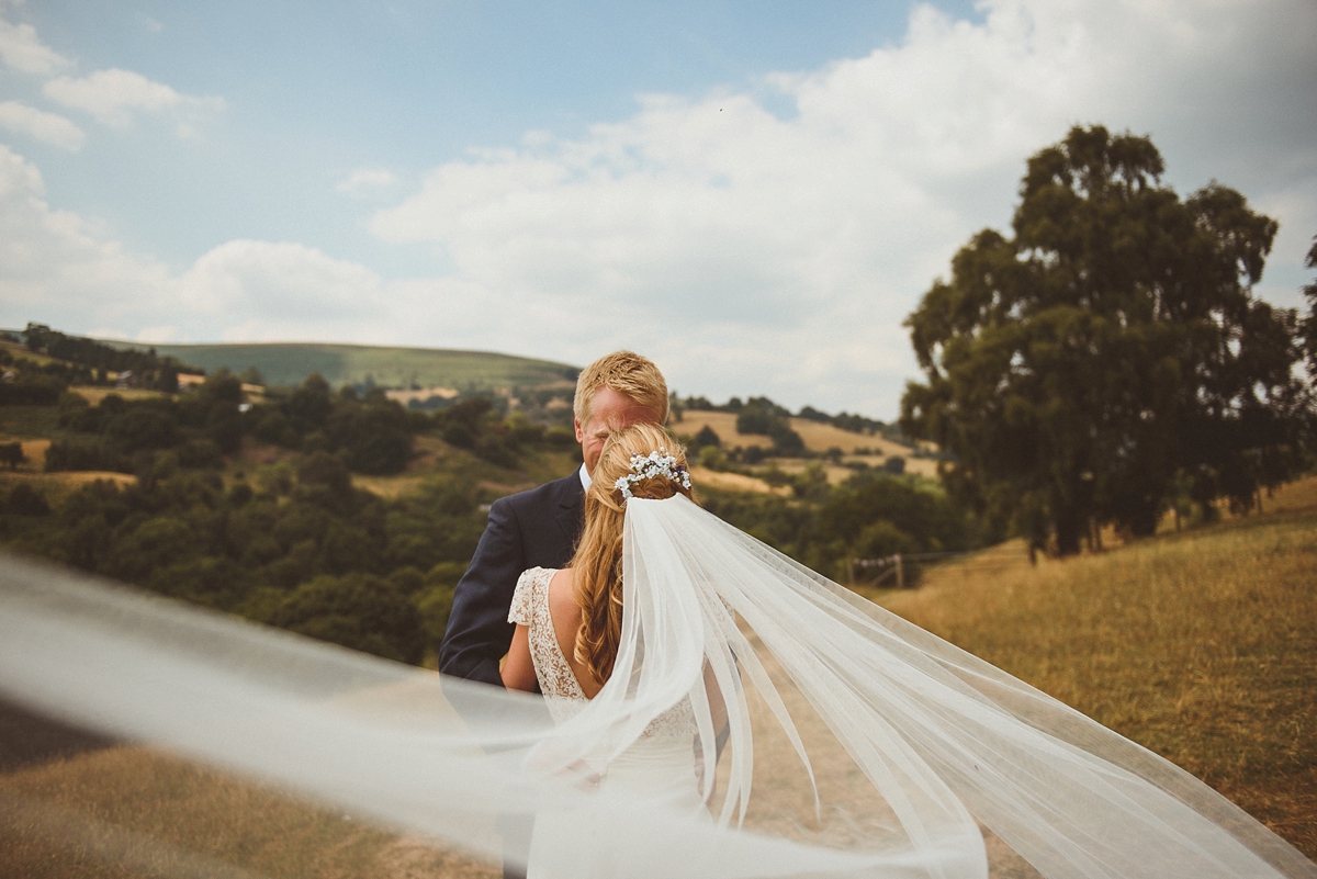 38 Laure de Sagazan rural idylic wedding Brecon Beacons