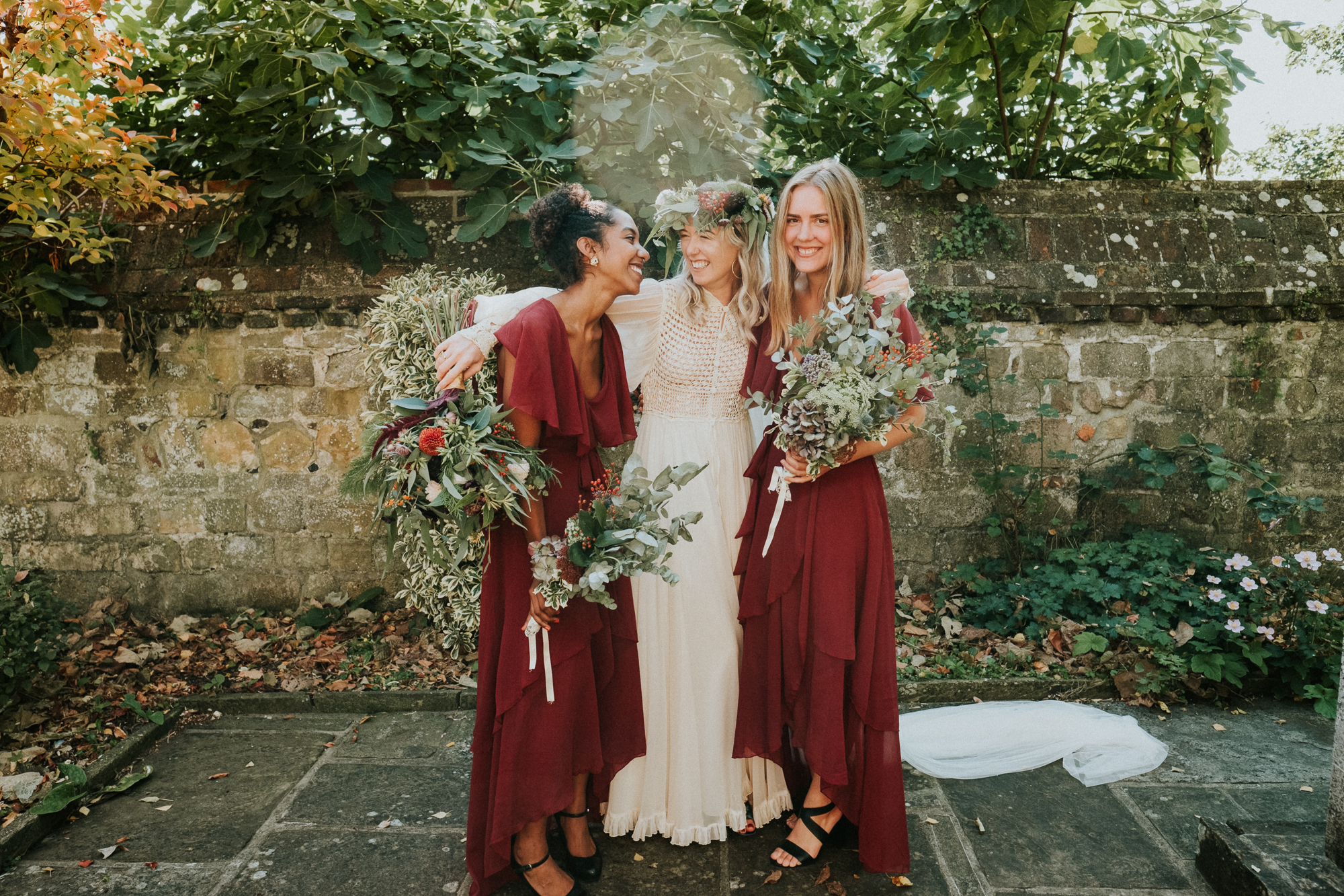 01 Bridesmaids in red bride in 1970s vintage