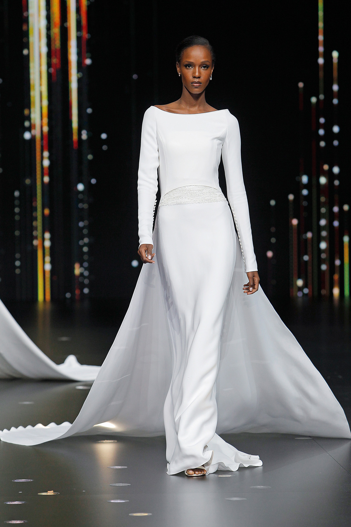 09 PLANET Pronovias Fashion Show 2019 2 - Pronovias 2020 Collection, 'Beyond The Stars': Images + Video from the Barcelona Fashion Show 09 PLANET Pronovias Fashion Show 2019 2