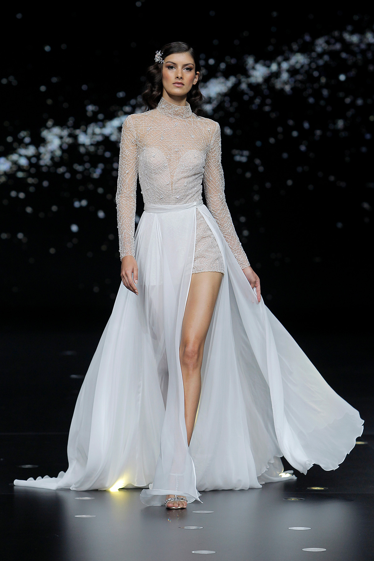 19 SATELLITES Pronovias Fashion Show 2019