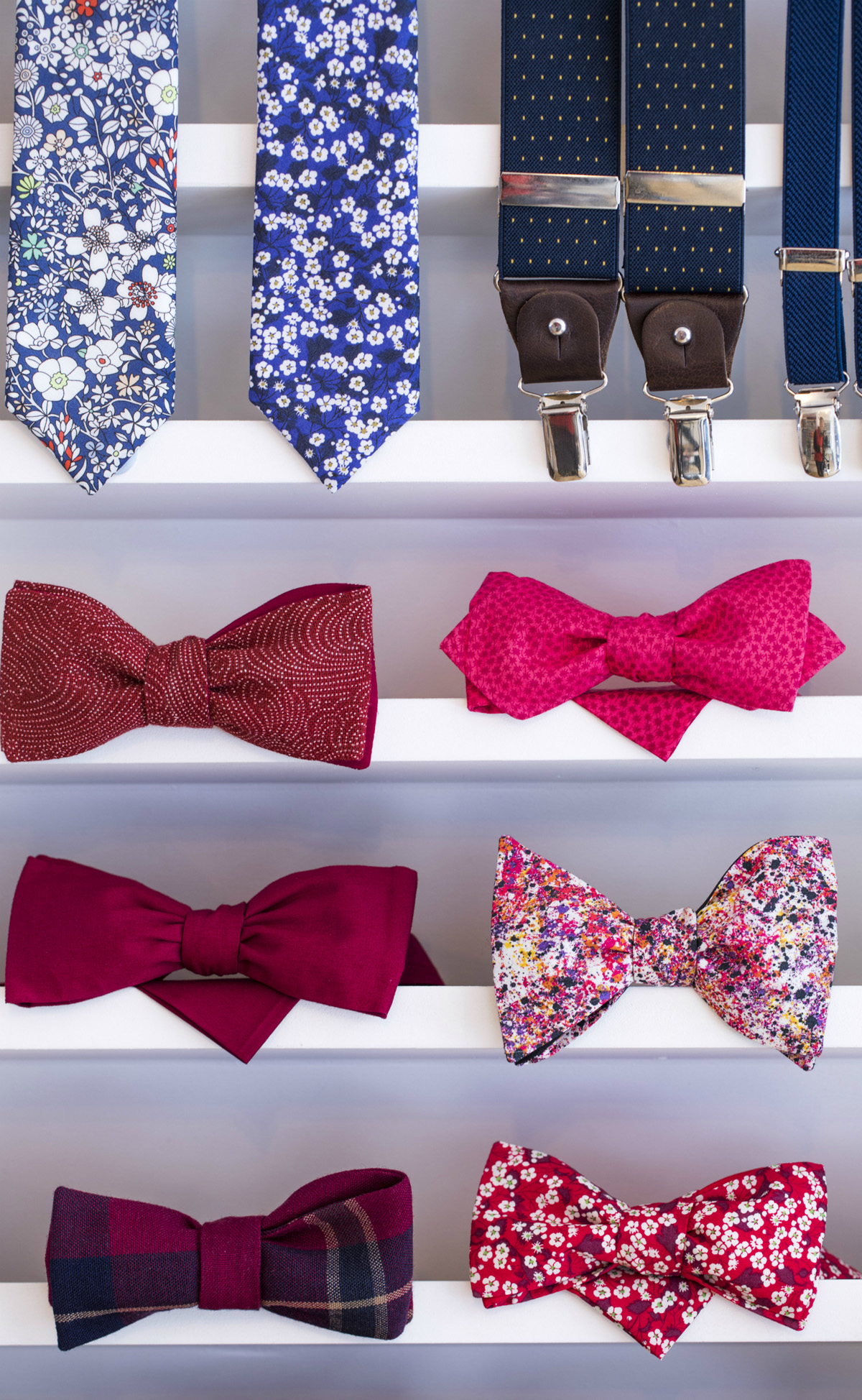 2 Le Colonel Moutarde groom accessories colourful bow ties