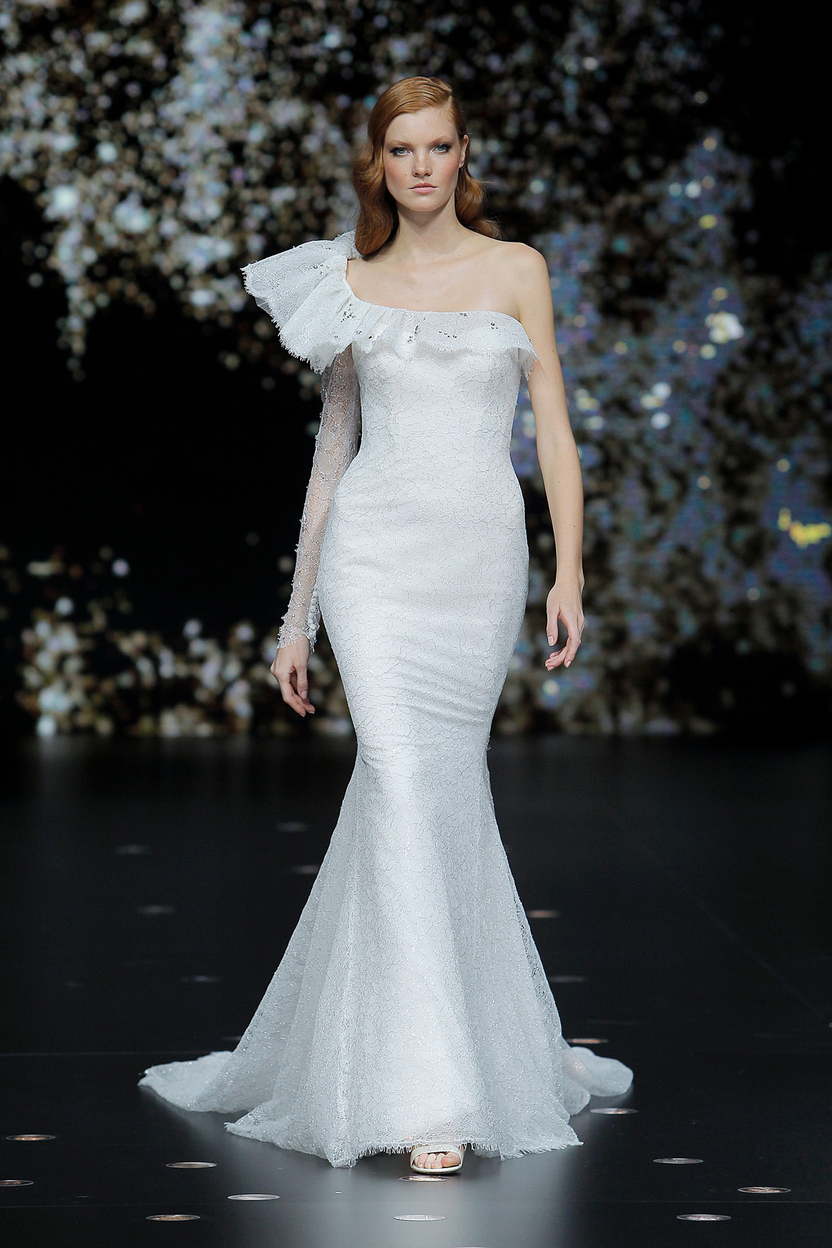 22 SPACEWALKER Pronovias Fashion Show 2019 - Pronovias 2020 Collection, 'Beyond The Stars': Images + Video from the Barcelona Fashion Show 22 SPACEWALKER Pronovias Fashion Show 2019