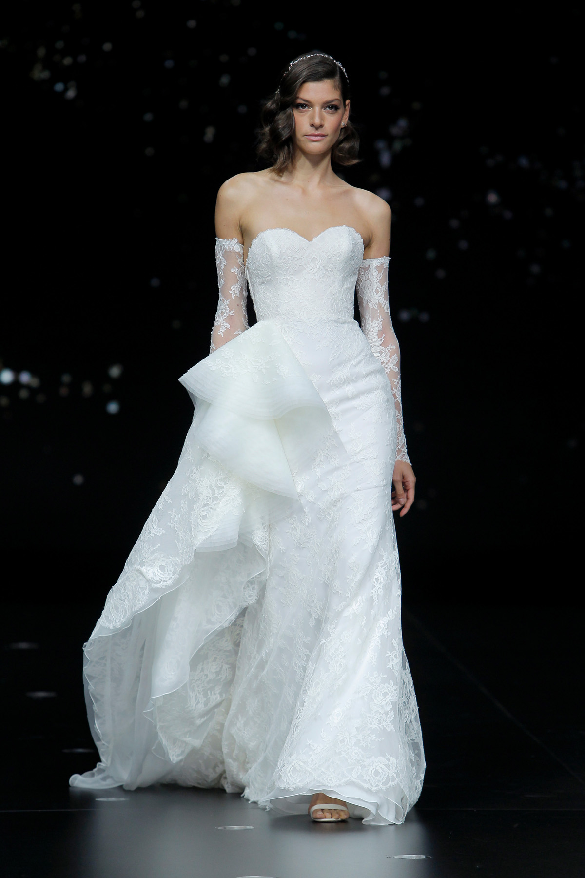 23 ATOMIUM Pronovias Fashion Show 2019 - Pronovias 2020 Collection, 'Beyond The Stars': Images + Video from the Barcelona Fashion Show 23 ATOMIUM Pronovias Fashion Show 2019