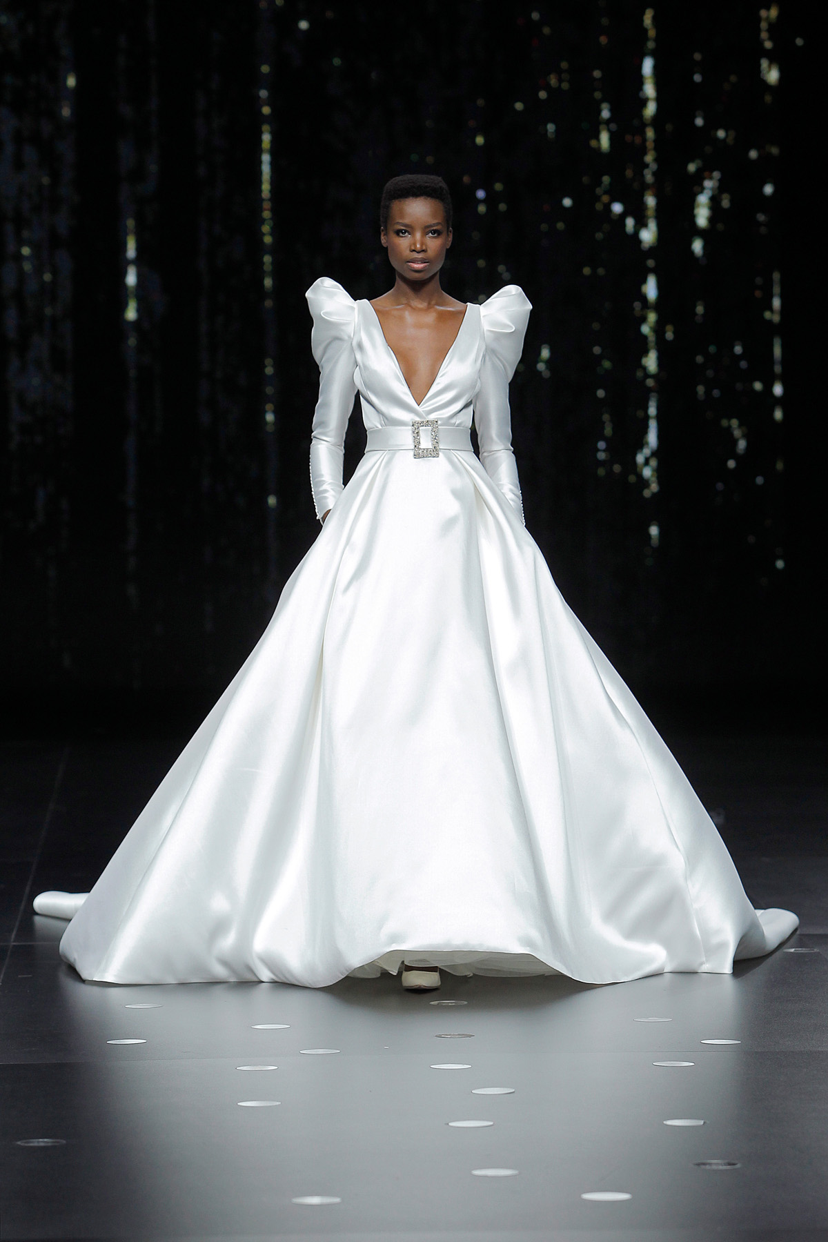 39 SPACE Pronovias Fashion Show 2019 - Pronovias 2020 Collection, 'Beyond The Stars': Images + Video from the Barcelona Fashion Show 39 SPACE Pronovias Fashion Show 2019