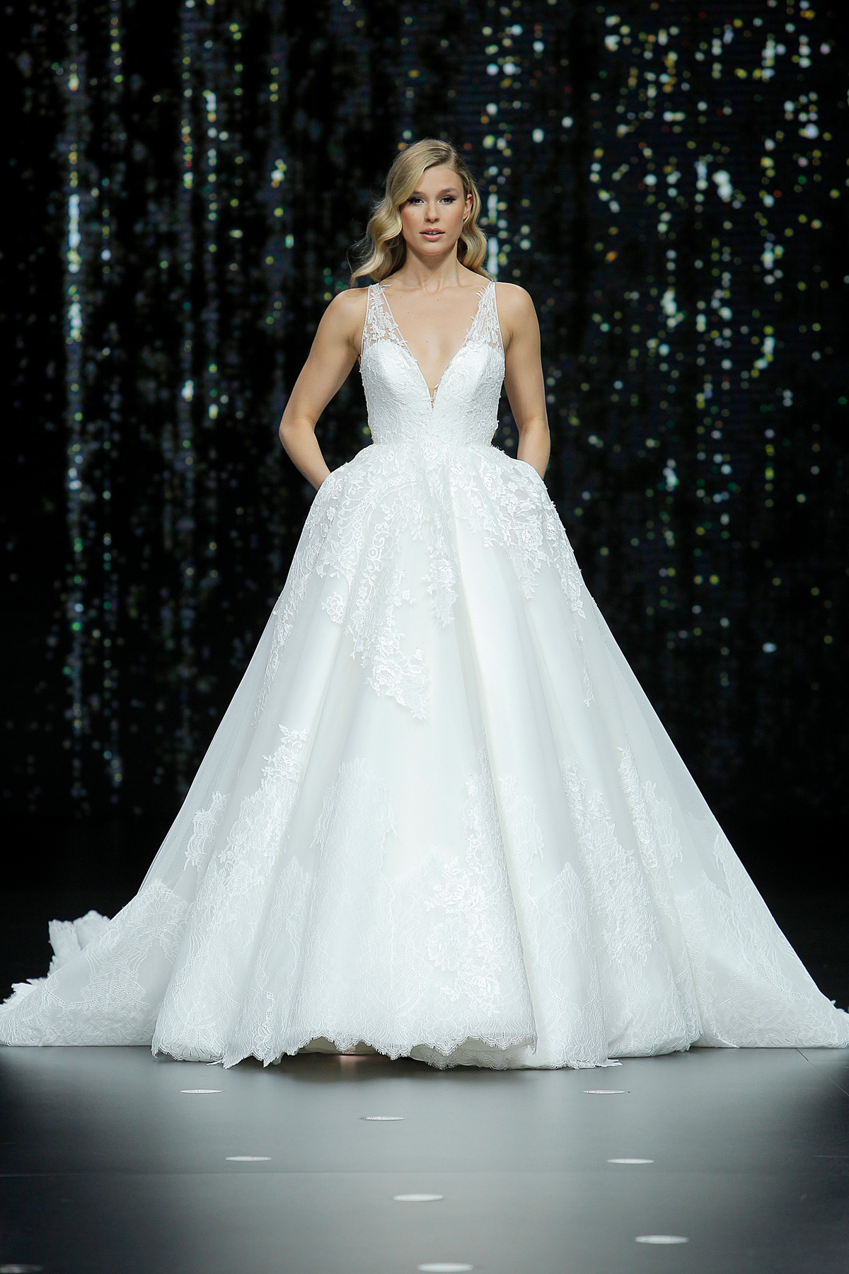 40 STARSHIPS Pronovias Fashion Show 2019 - Pronovias 2020 Collection, 'Beyond The Stars': Images + Video from the Barcelona Fashion Show 40 STARSHIPS Pronovias Fashion Show 2019