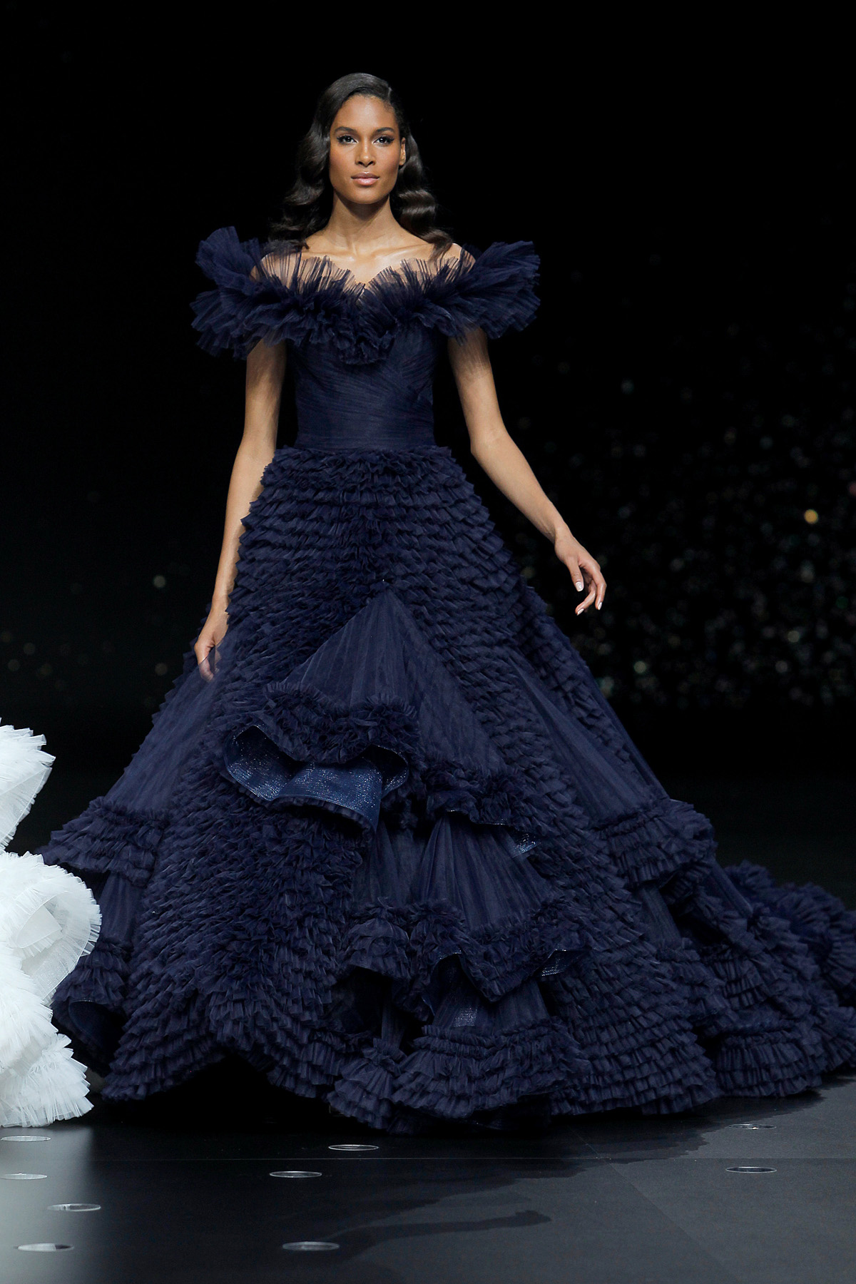 43 VOYAGERNAVY Pronovias Fashion Show 2019 - Pronovias 2020 Collection, 'Beyond The Stars': Images + Video from the Barcelona Fashion Show 43 VOYAGERNAVY Pronovias Fashion Show 2019