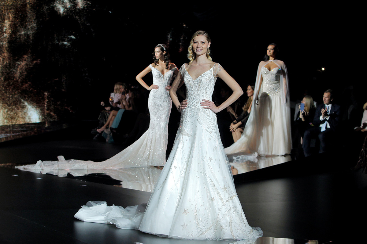 47 PRONOVIAS 03 Pronovias Fashion Show 2019 - Pronovias 2020 Collection, 'Beyond The Stars': Images + Video from the Barcelona Fashion Show 47 PRONOVIAS 03 Pronovias Fashion Show 2019