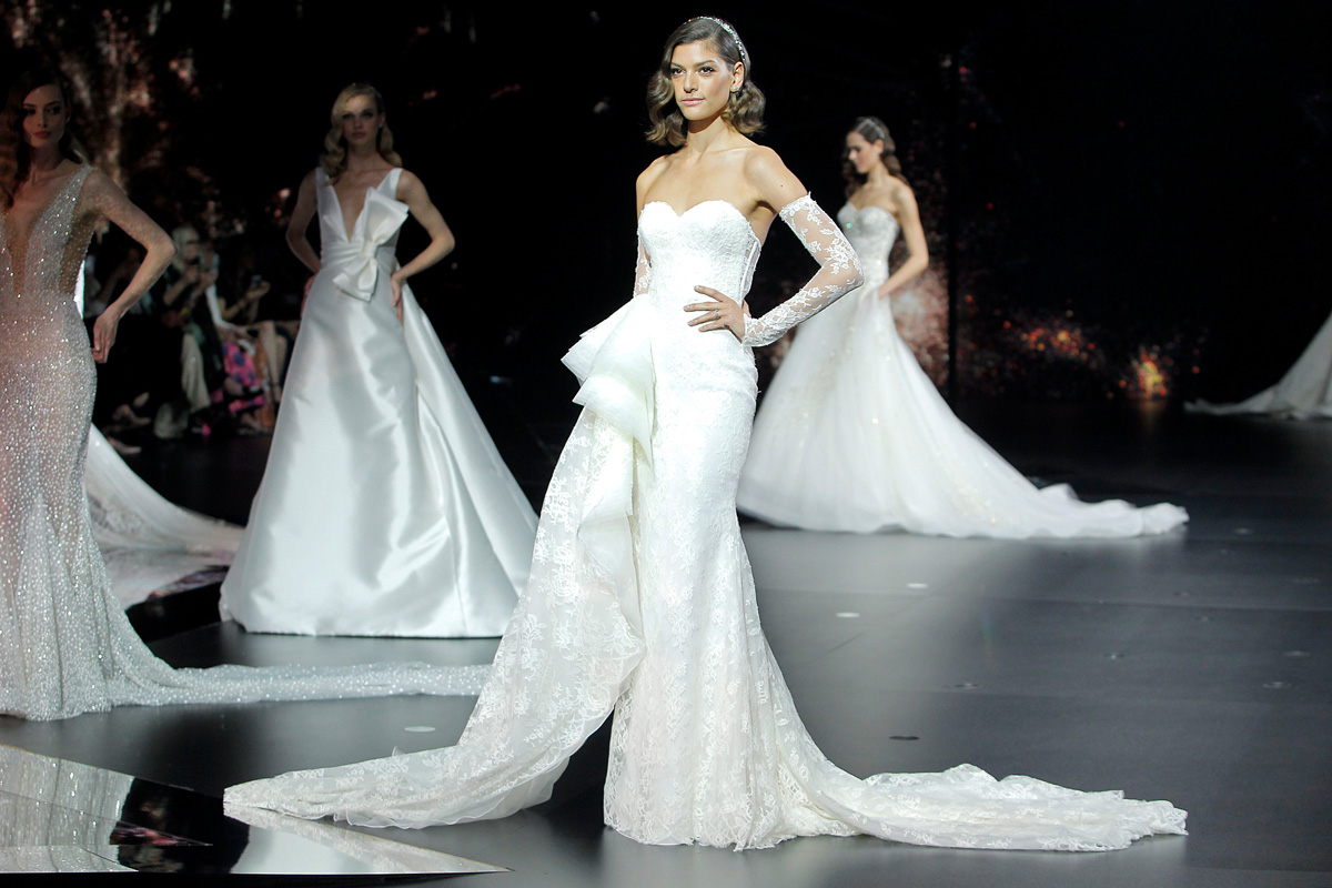 48 PRONOVIAS 04 Pronovias Fashion Show 2019 - Pronovias 2020 Collection, 'Beyond The Stars': Images + Video from the Barcelona Fashion Show 48 PRONOVIAS 04 Pronovias Fashion Show 2019