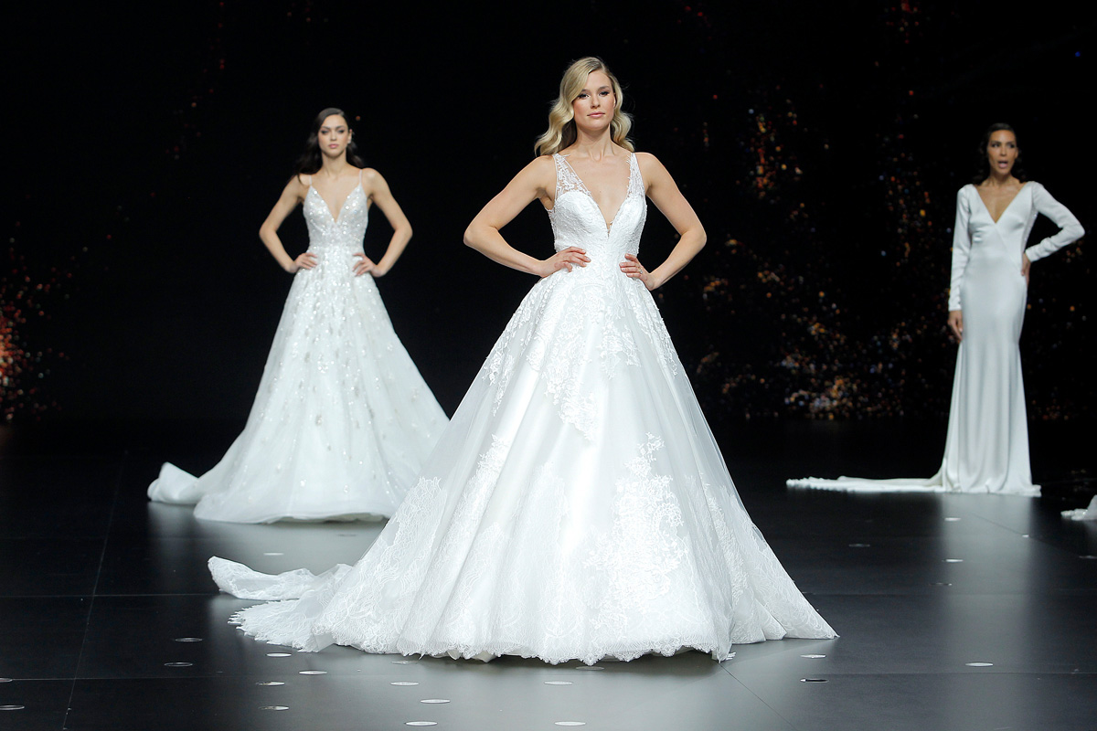49 PRONOVIAS 05 Pronovias Fashion Show 2019 - Pronovias 2020 Collection, 'Beyond The Stars': Images + Video from the Barcelona Fashion Show 49 PRONOVIAS 05 Pronovias Fashion Show 2019