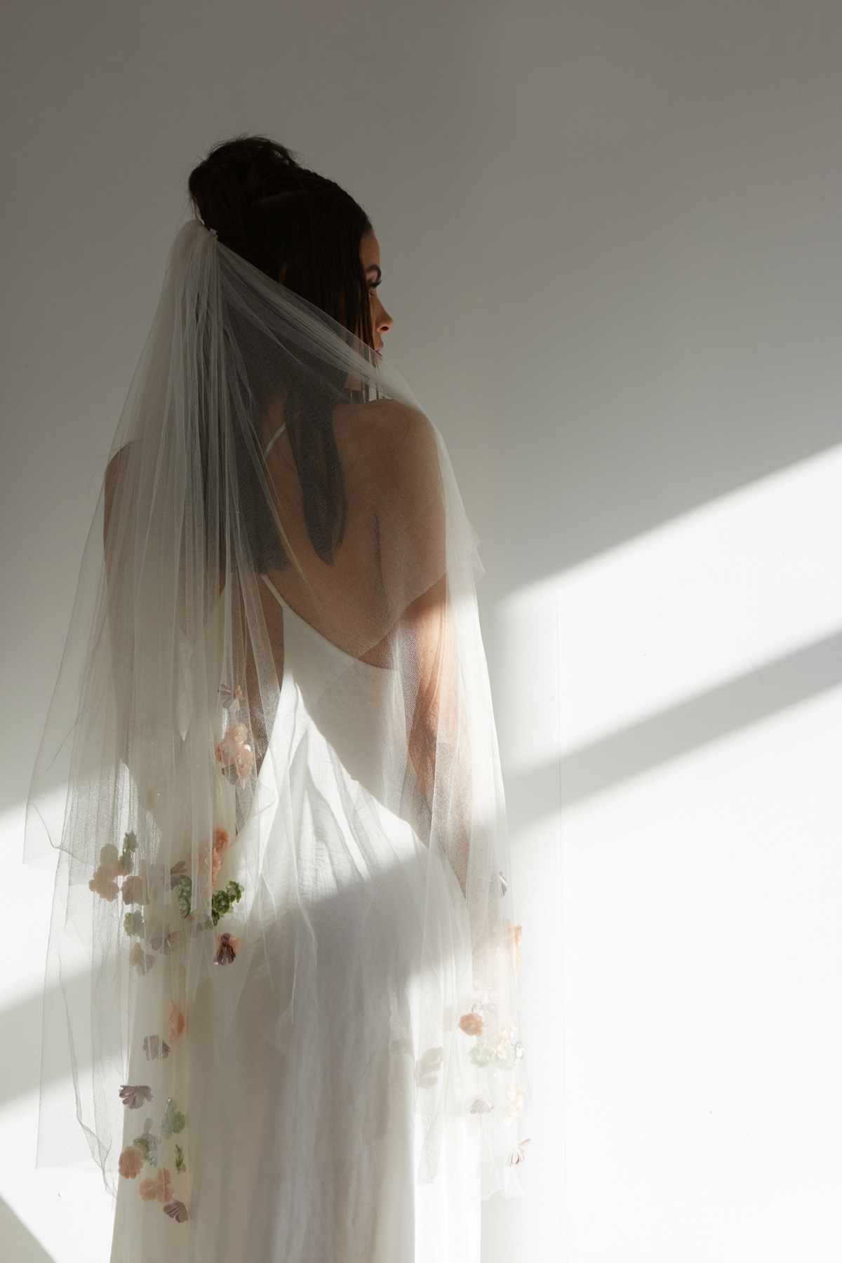 Ann Marie Faulkner modern wedding veils flores 8