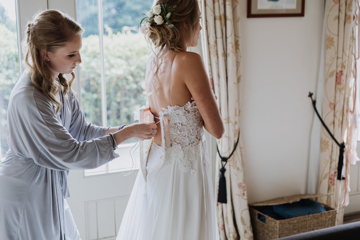 Caroline Castigliano first look Wiltshire wedding 15