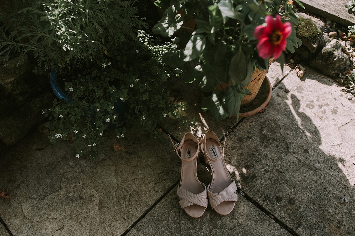 1920s Rembo Styling Rustic Barn Wedding Oxfordshire 2