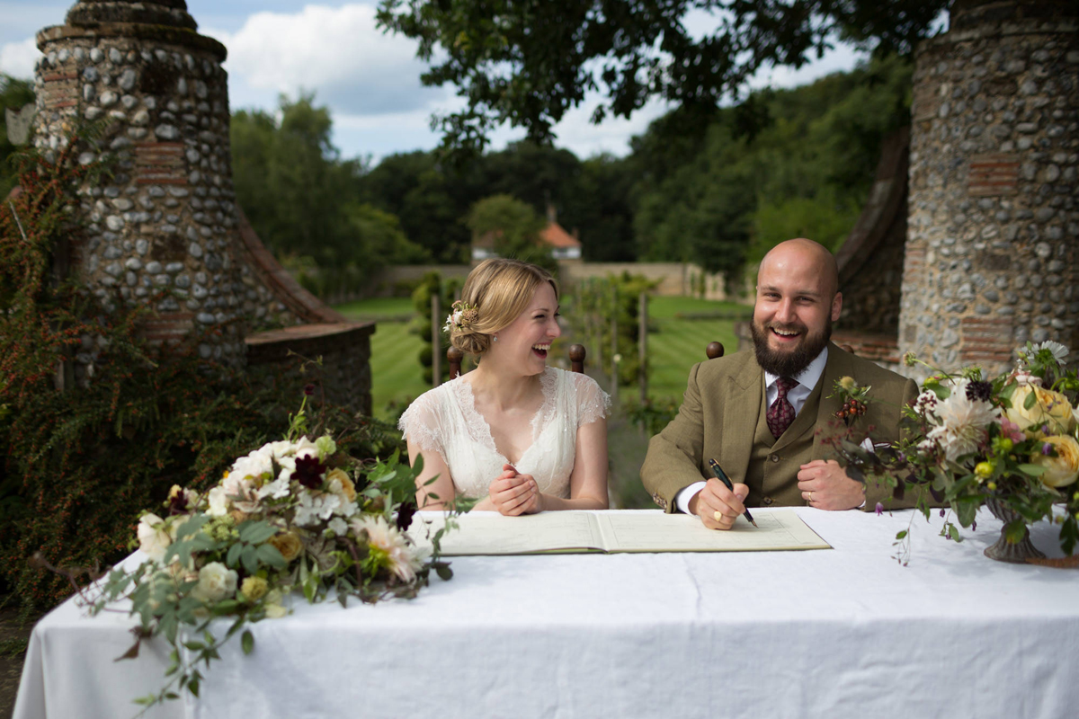 Sara Dalrymple female wedding photographer 14 - 10 Quick & Simple Hacks To Ensure That You Love Your Wedding Photography, From Sara Dalrymple Sara Dalrymple female wedding photographer 14