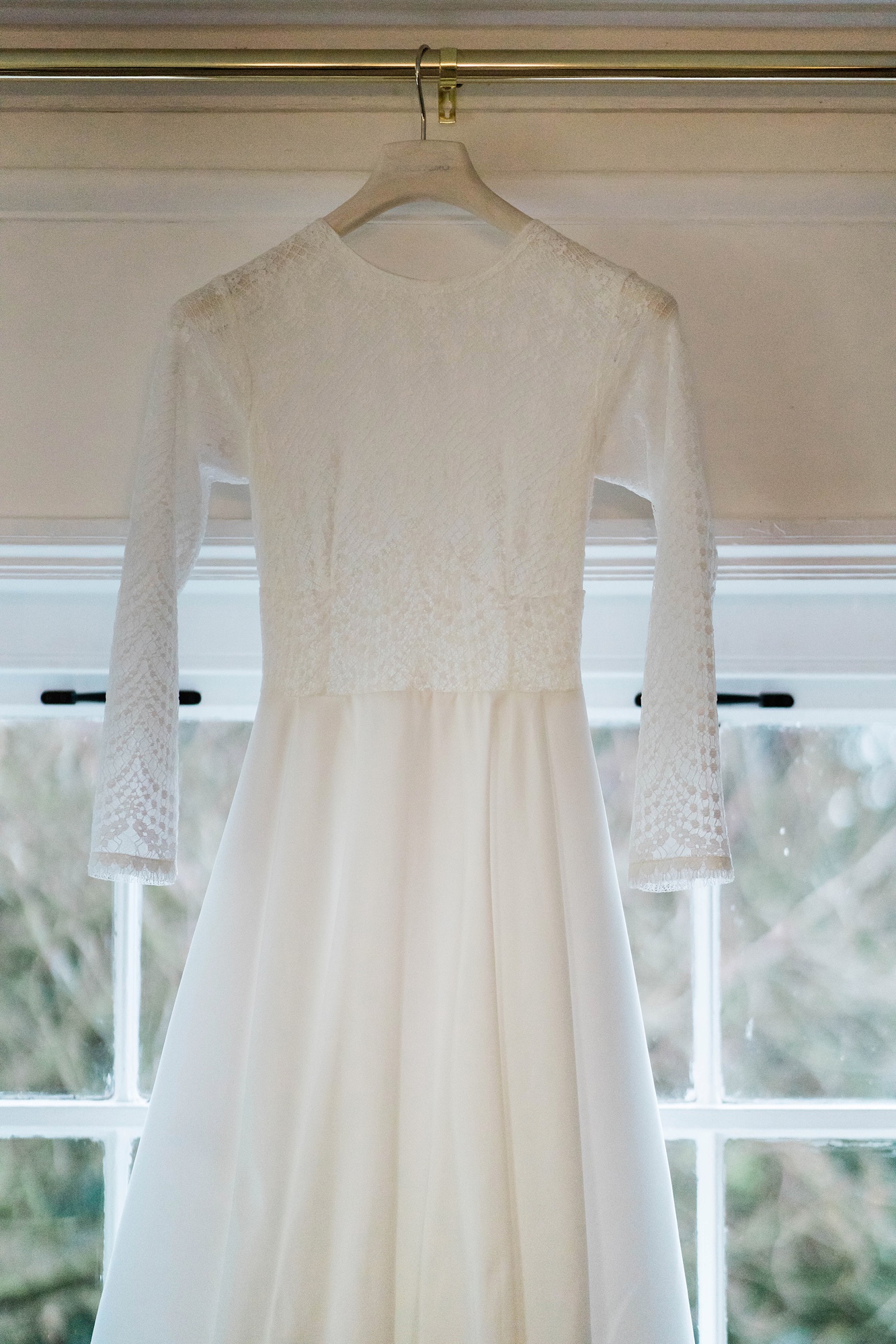 5 Jesus Peiro Dress cosy winter barn wedding