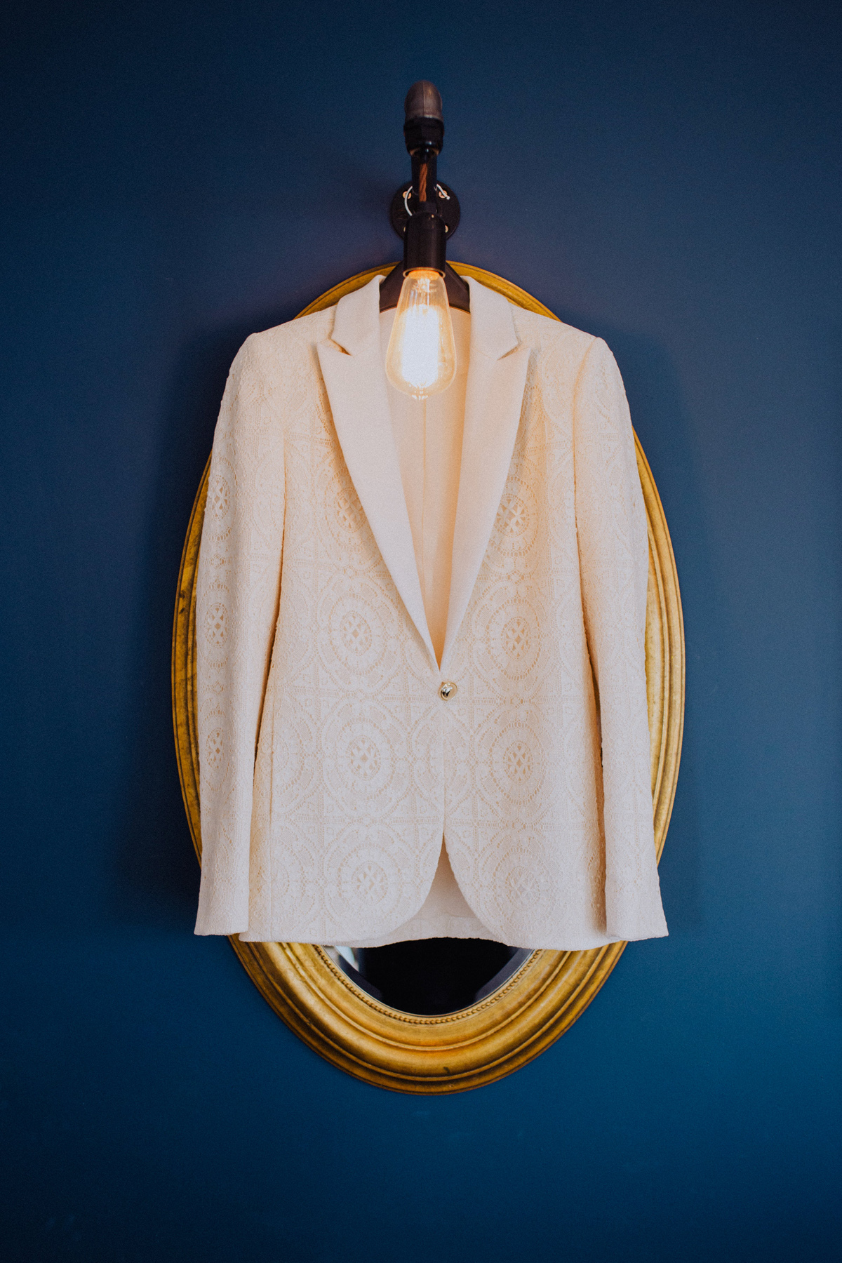 7 Bare Essentials bridal fashion - The Cool, Androgynous, Modern + Free Spirited Bride 7 Bare Essentials bridal fashion