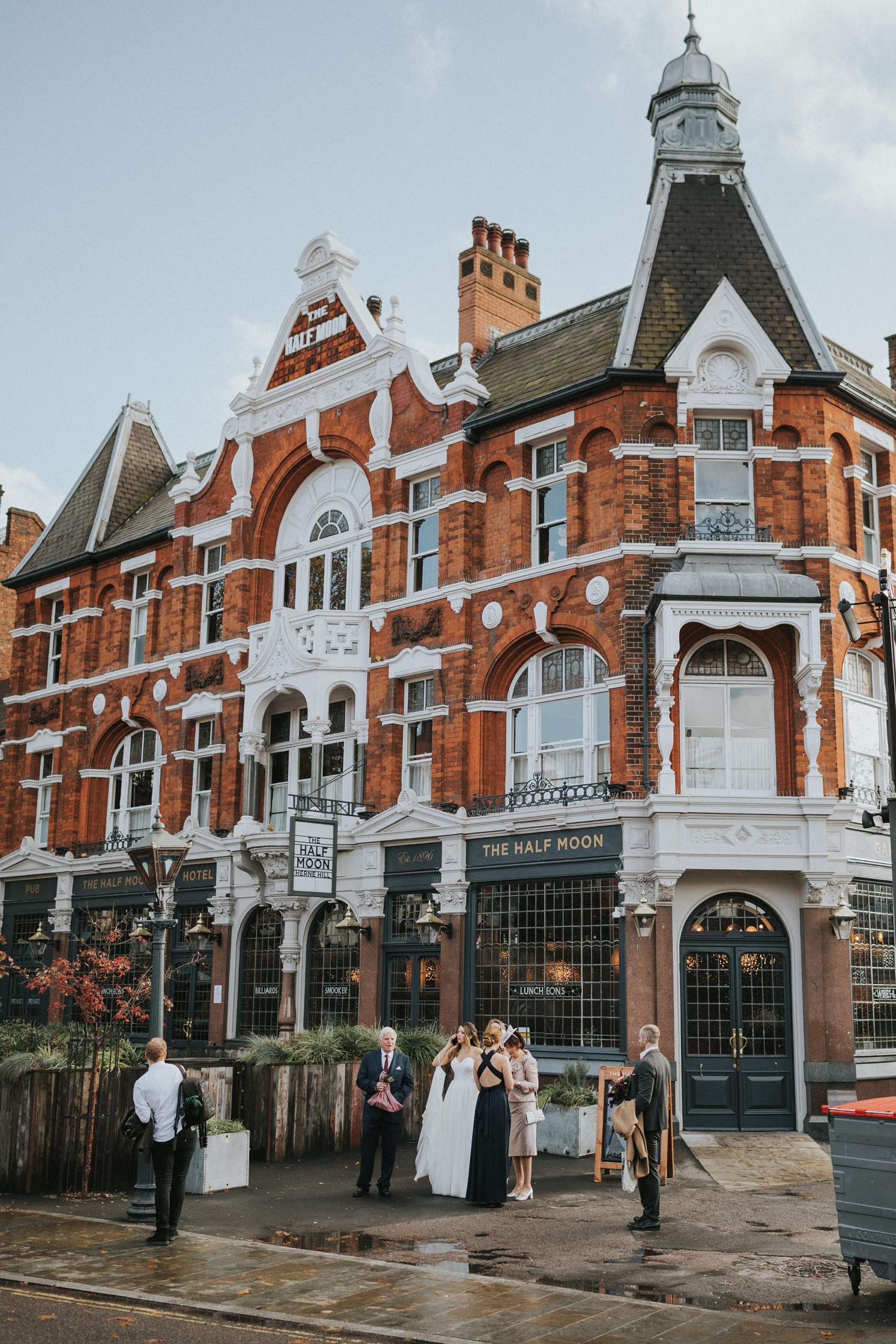 7 Cool East London wedding