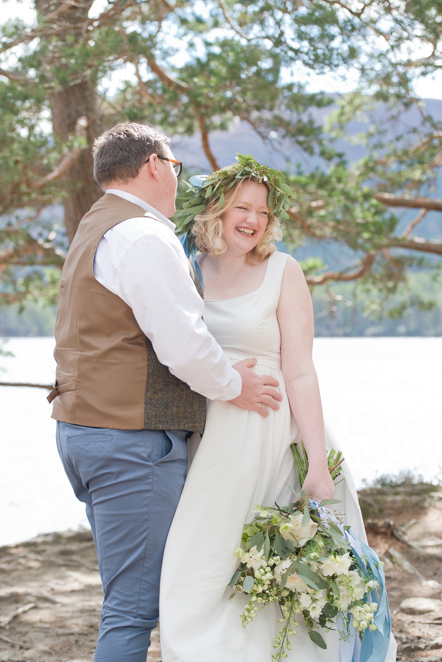9 Pregnant bride her Scottish Highlands wedding
