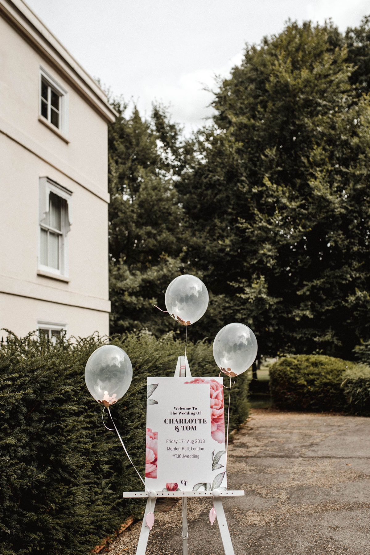 Rime Aradaky cool pink modern country house wedding 1