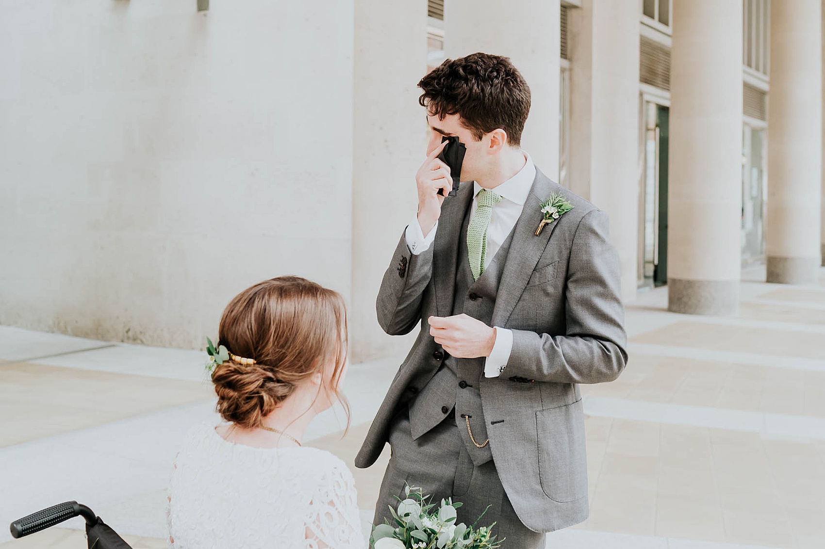 19.Disabled bride modern geometric wedding