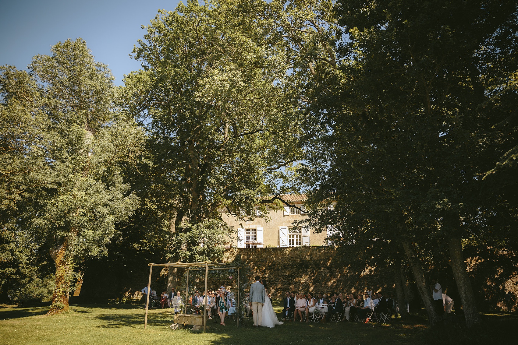 30 Pool party wedding France Chateau de Lartigolle