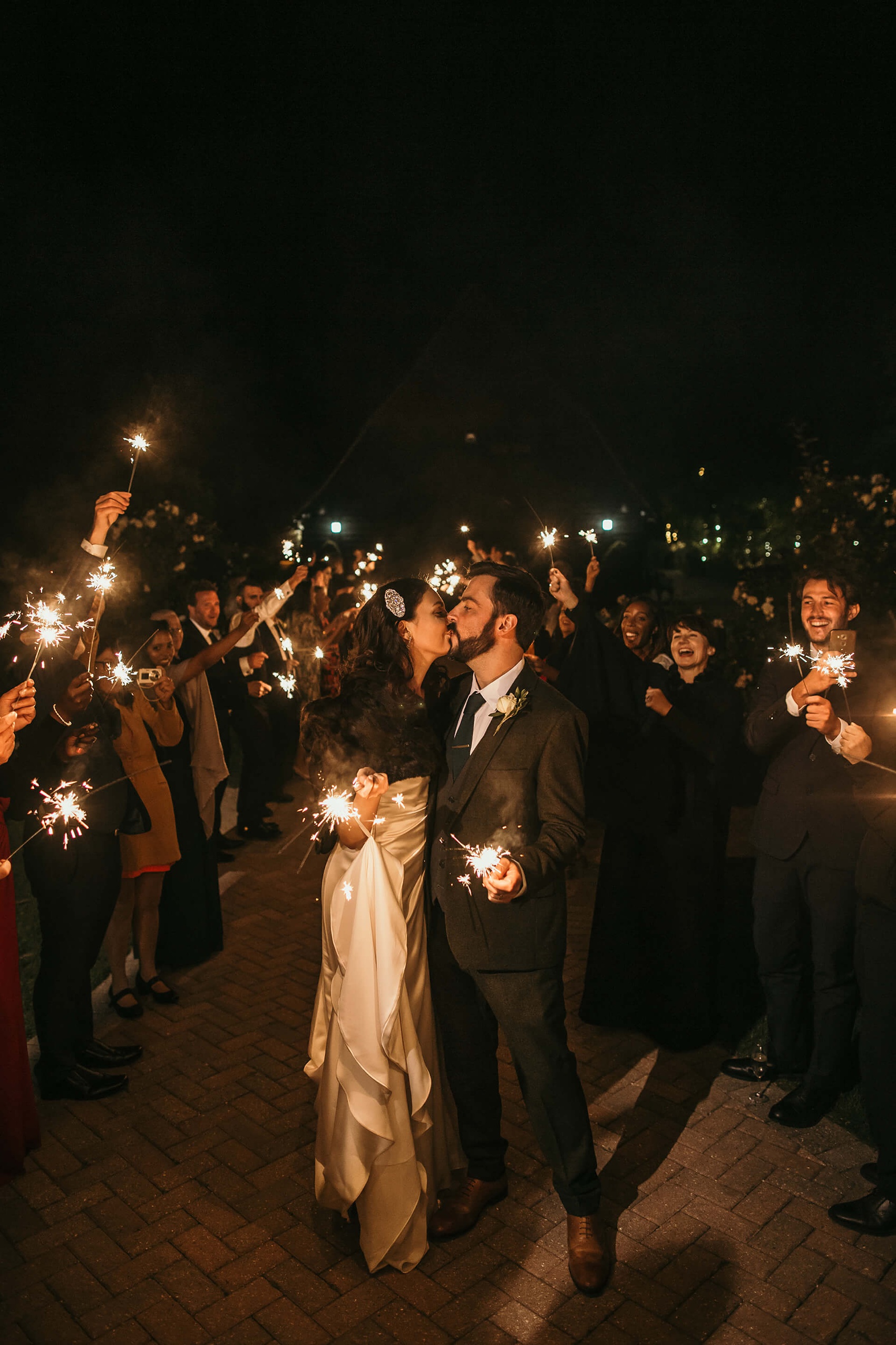 33 Enzoani dress 1920s inspired wedding