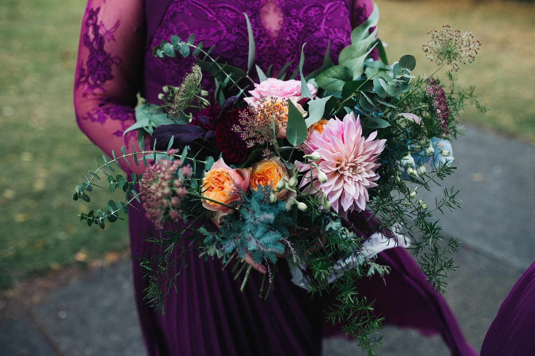 Martina Liana bride colourful flowers Summer wedding 15