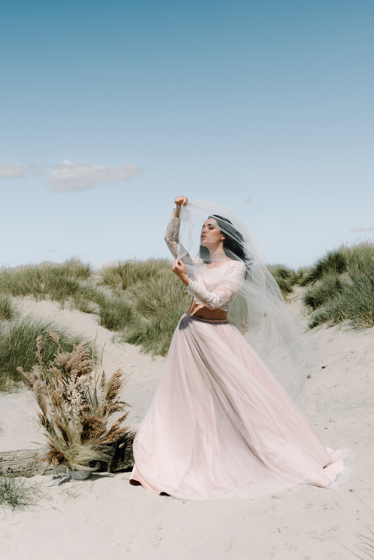 Romantic elegant beach bride 43