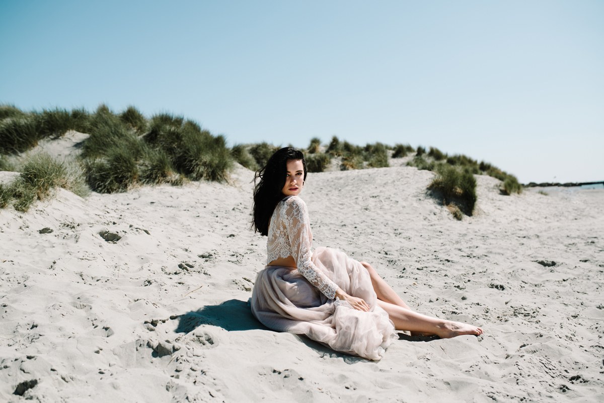 Romantic elegant beach bride 58