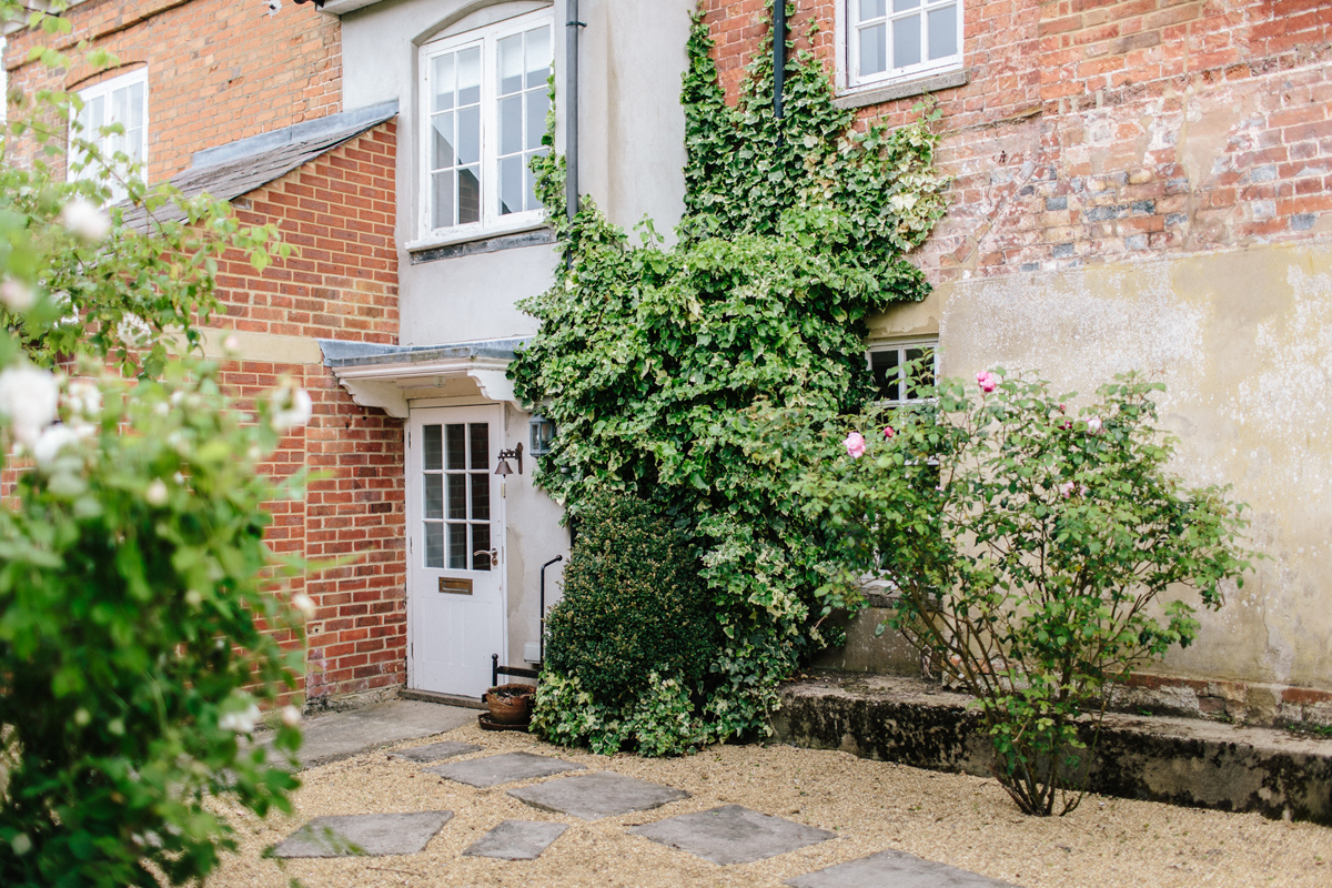 Syrencot wedding venue Wiltshire wild romantic bridal style 2