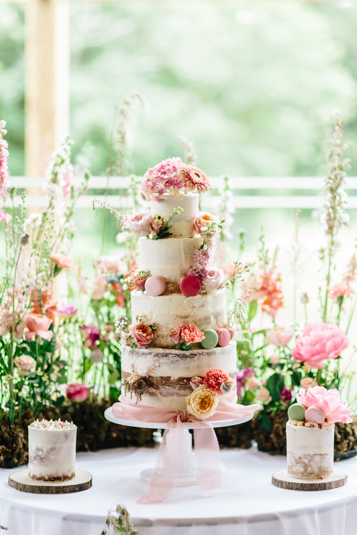 Syrencot wedding venue Wiltshire wild romantic bridal style 91