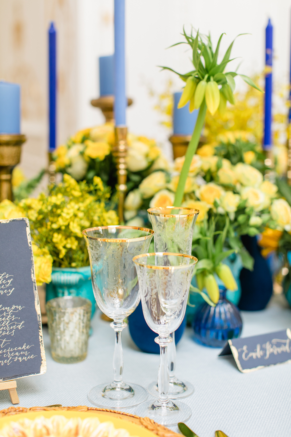 11 Opulent yellow wedding ideas Van Gogh inspired