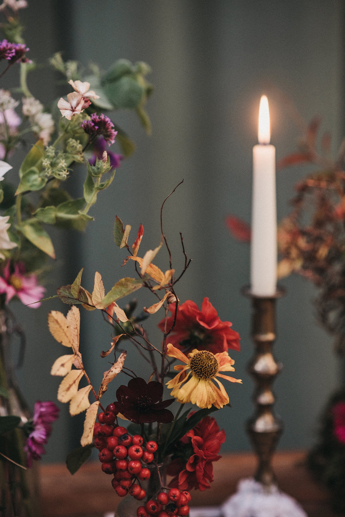  Autumn Wedding Flowers - Seasonal, Natural and Authentic Autumn Wedding Flowers and Styling Inspiration