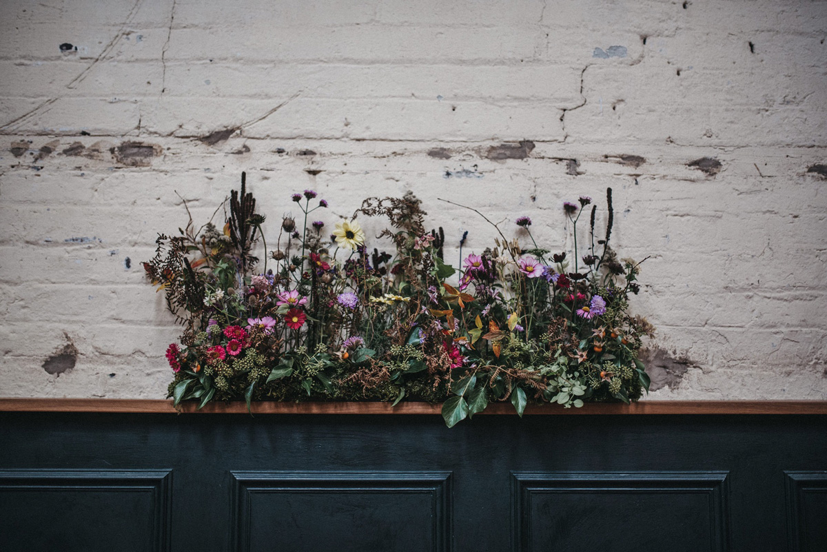  Autumn Wedding Flowers - Seasonal, Natural and Authentic Autumn Wedding Flowers and Styling Inspiration