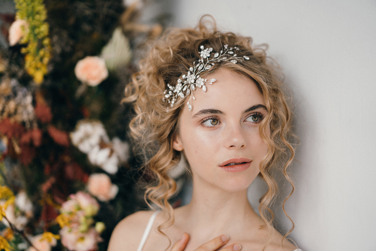 bridal headpieces for curly hair