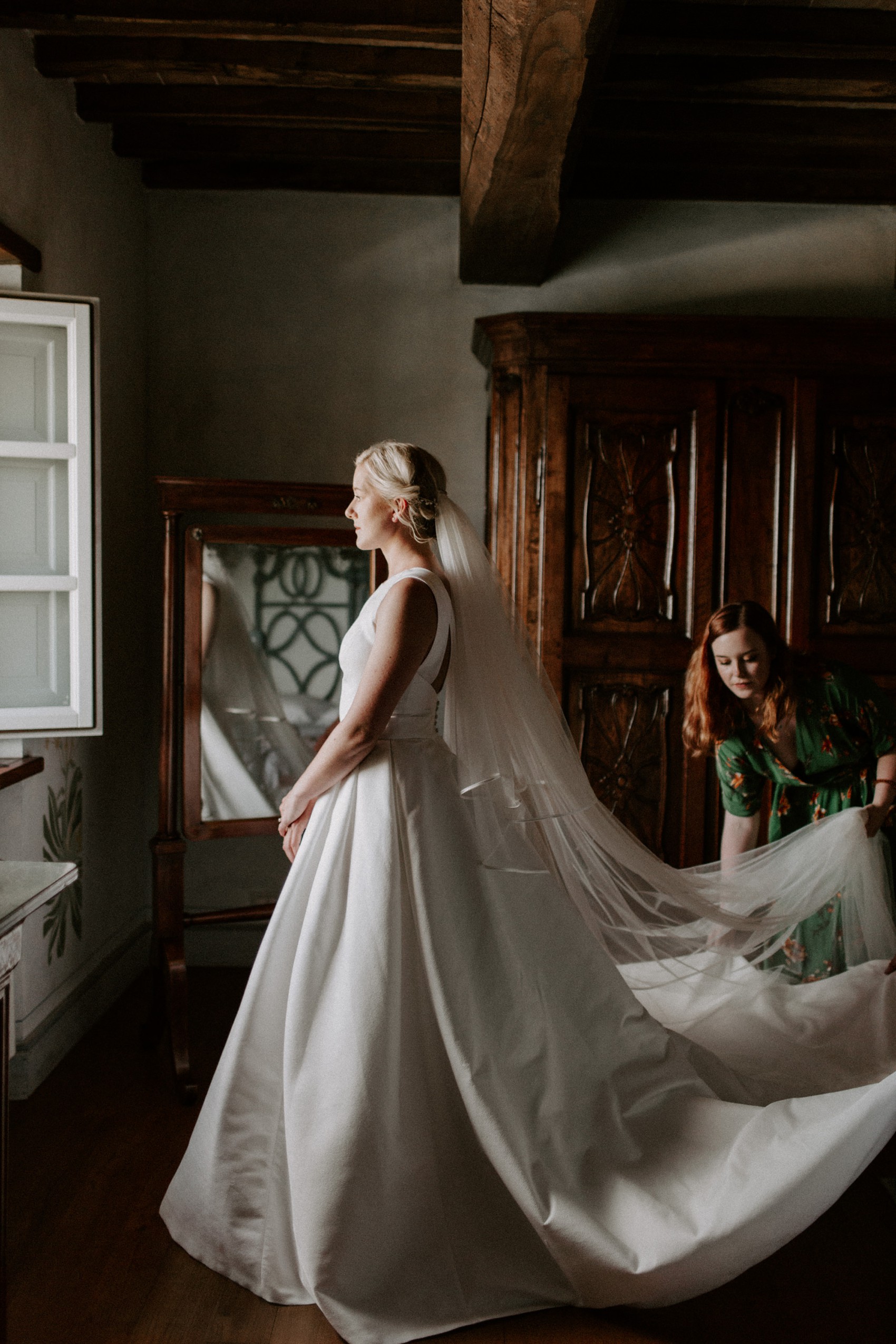 Jesus Peiro bride authentic Italian wedding 11 - Jesus Peiro Elegance for a Black Tie Italian Wedding In The Umbrian Hills Jesus Peiro bride authentic Italian wedding 11