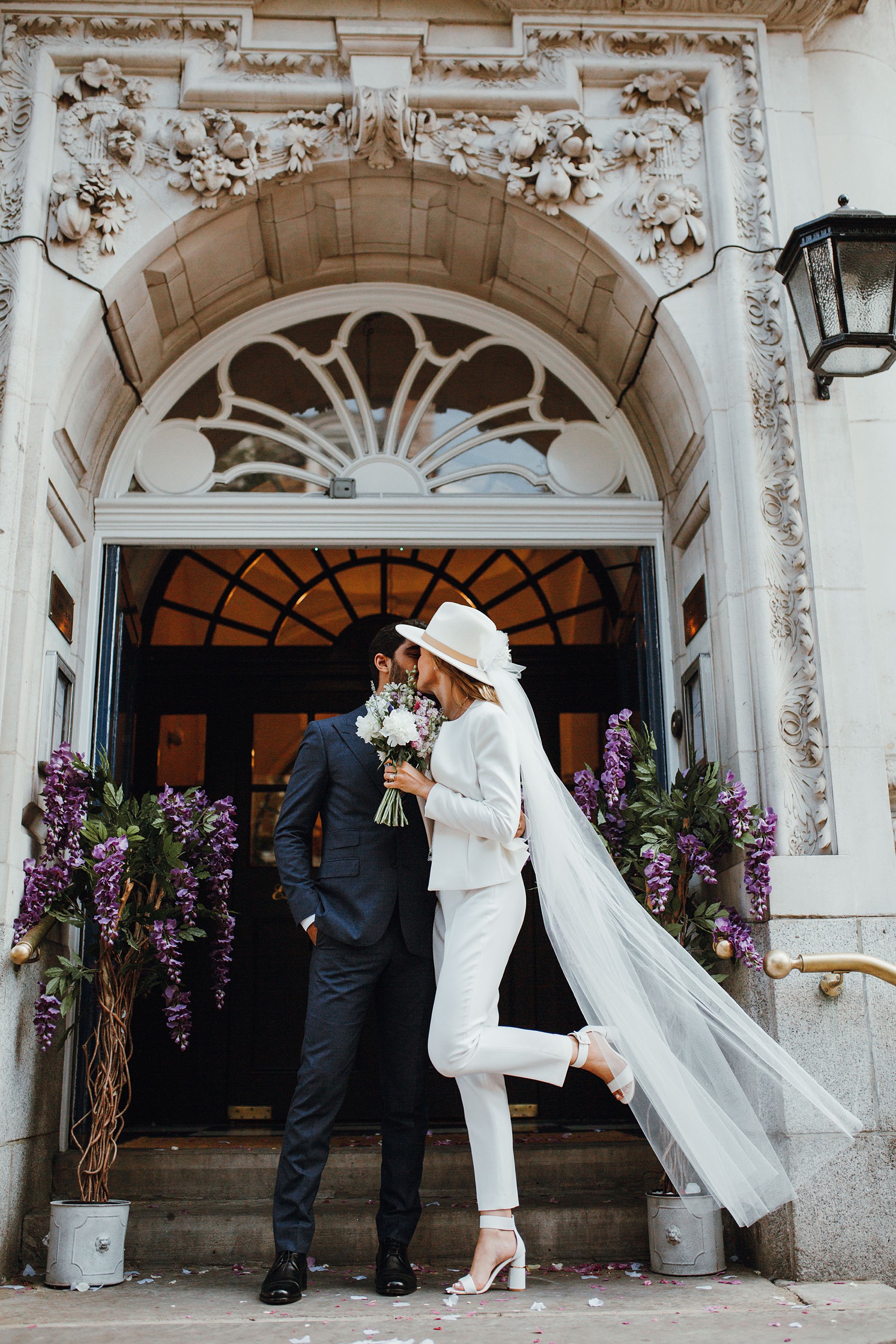 19 Bride in trousers fedora