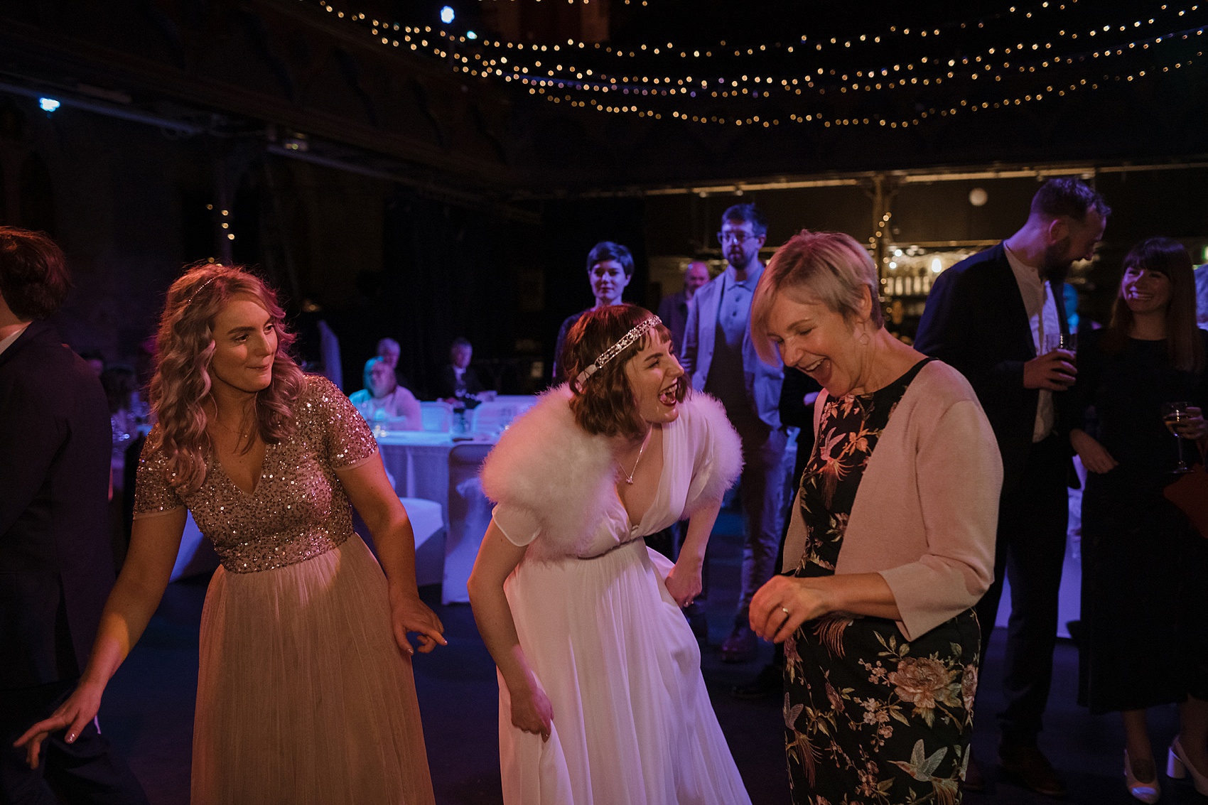 A 1920s Inspired Bride and her Fun and Informal Glasgow City Centre Wedding  | Love My Dress, UK Wedding Blog, Podcast, Directory & Shop