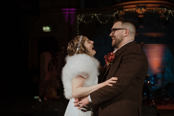 A 1920s Inspired Bride and her Fun and Informal Glasgow City Centre Wedding