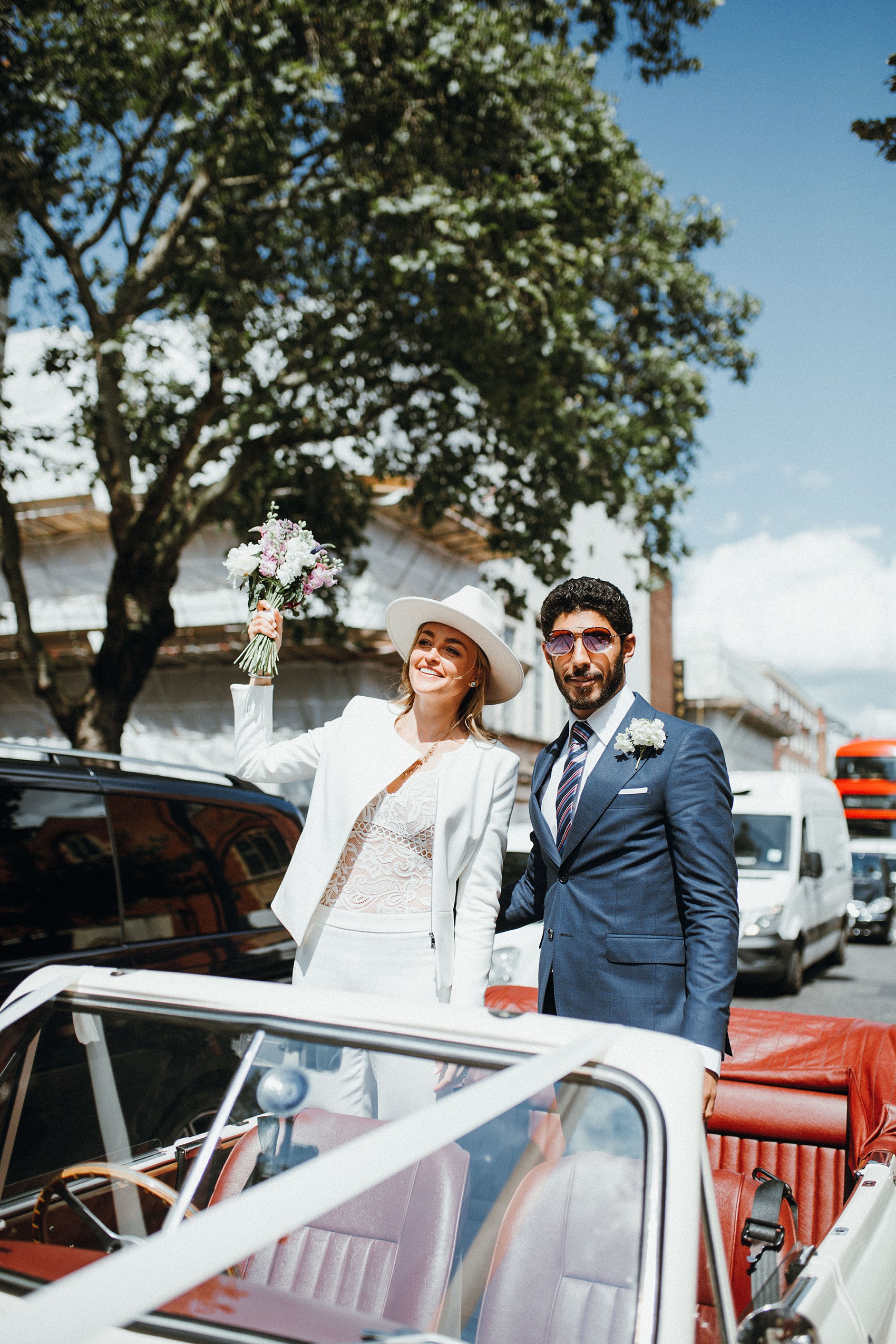 21 Bride in trousers fedora