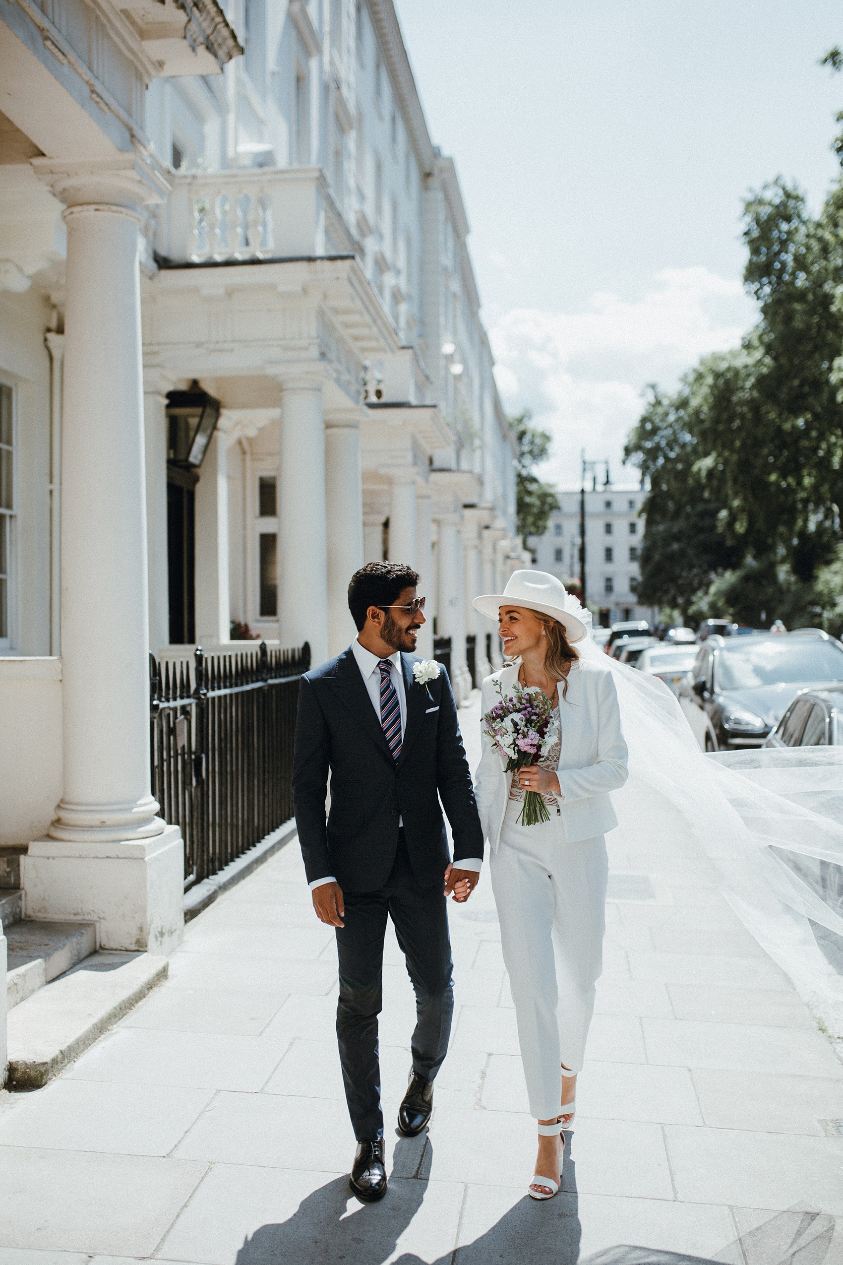 25 Bride in trousers fedora