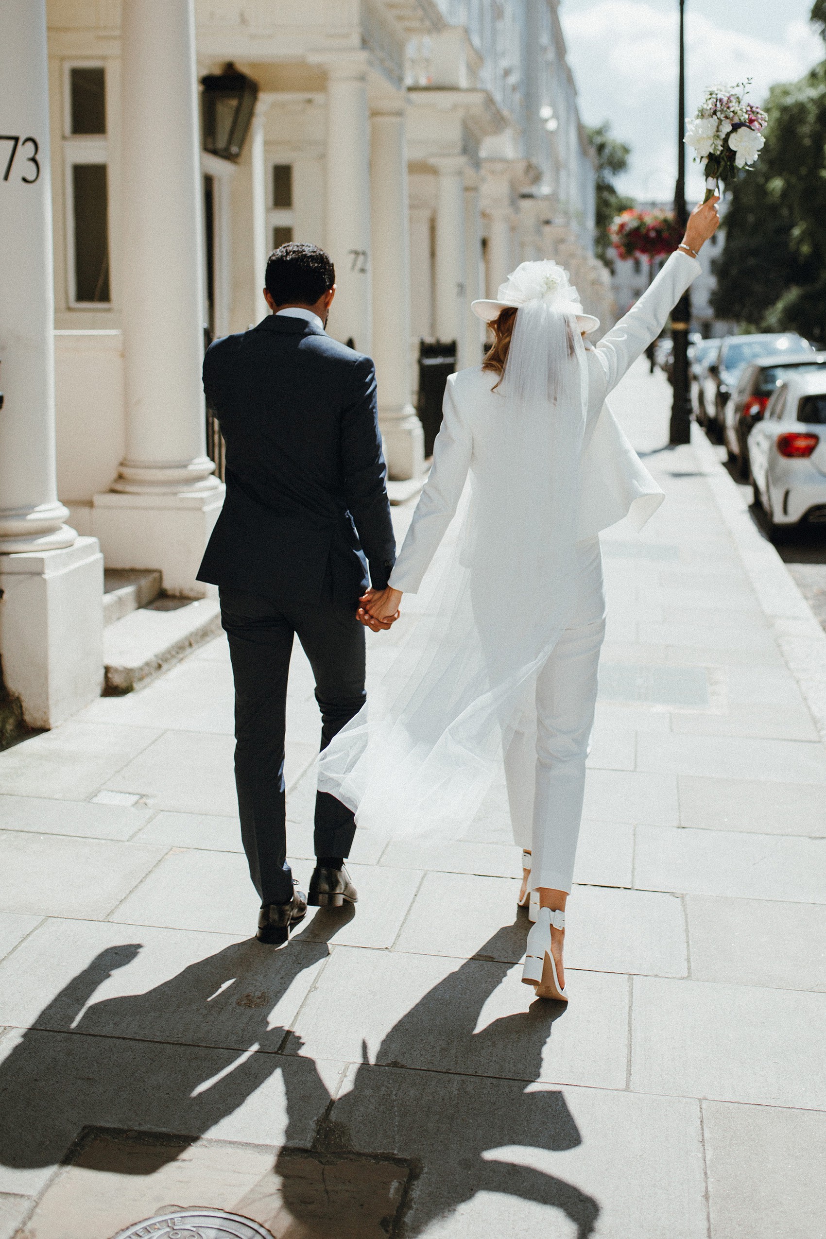 27 Bride in trousers fedora