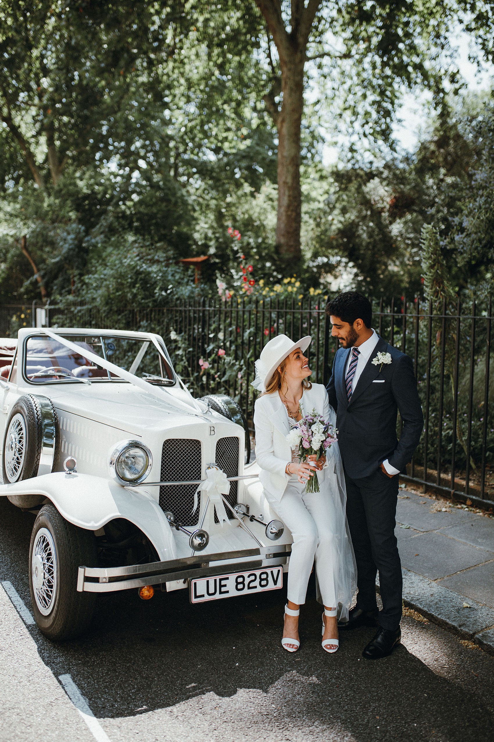 28 Bride in trousers fedora