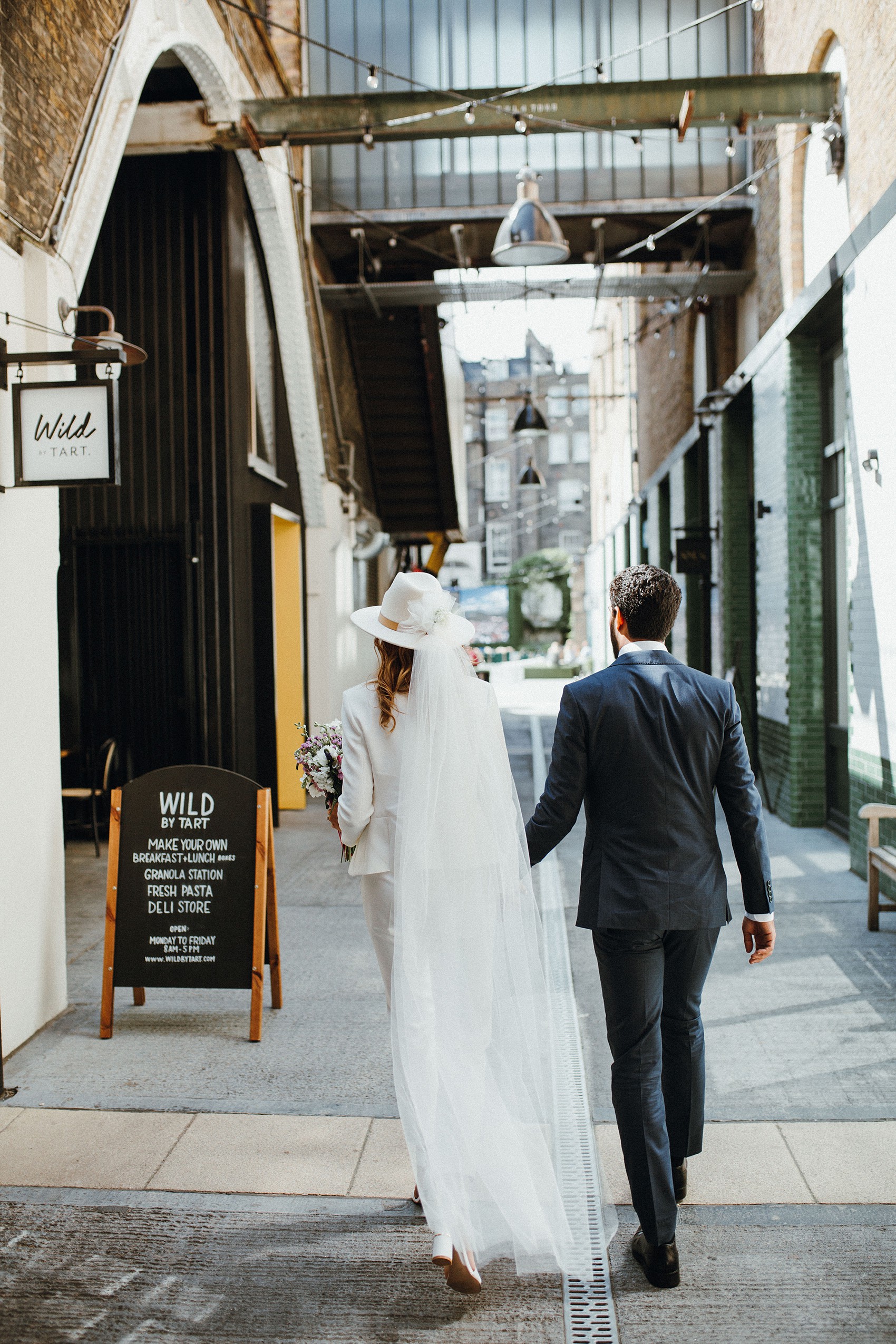 30 Bride in trousers fedora