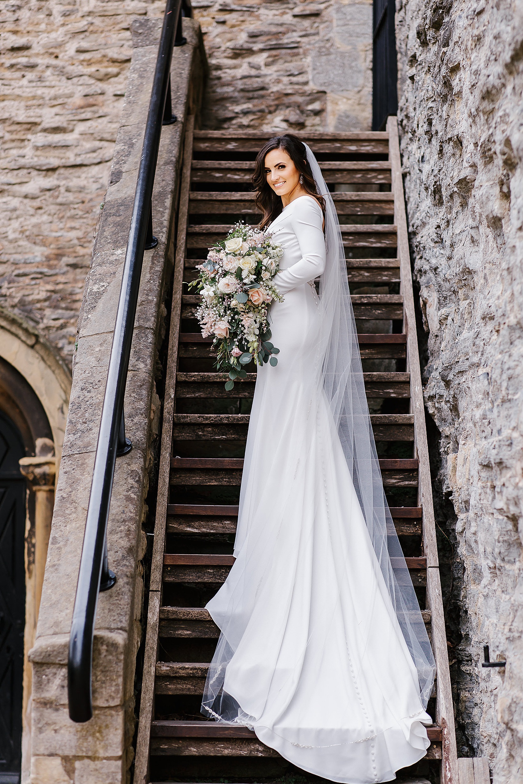 Black tie stylish castle wedding 19 - Black Tie + Blush For A Glamorous Wedding in a Historic Castle Setting Black tie stylish castle wedding 19