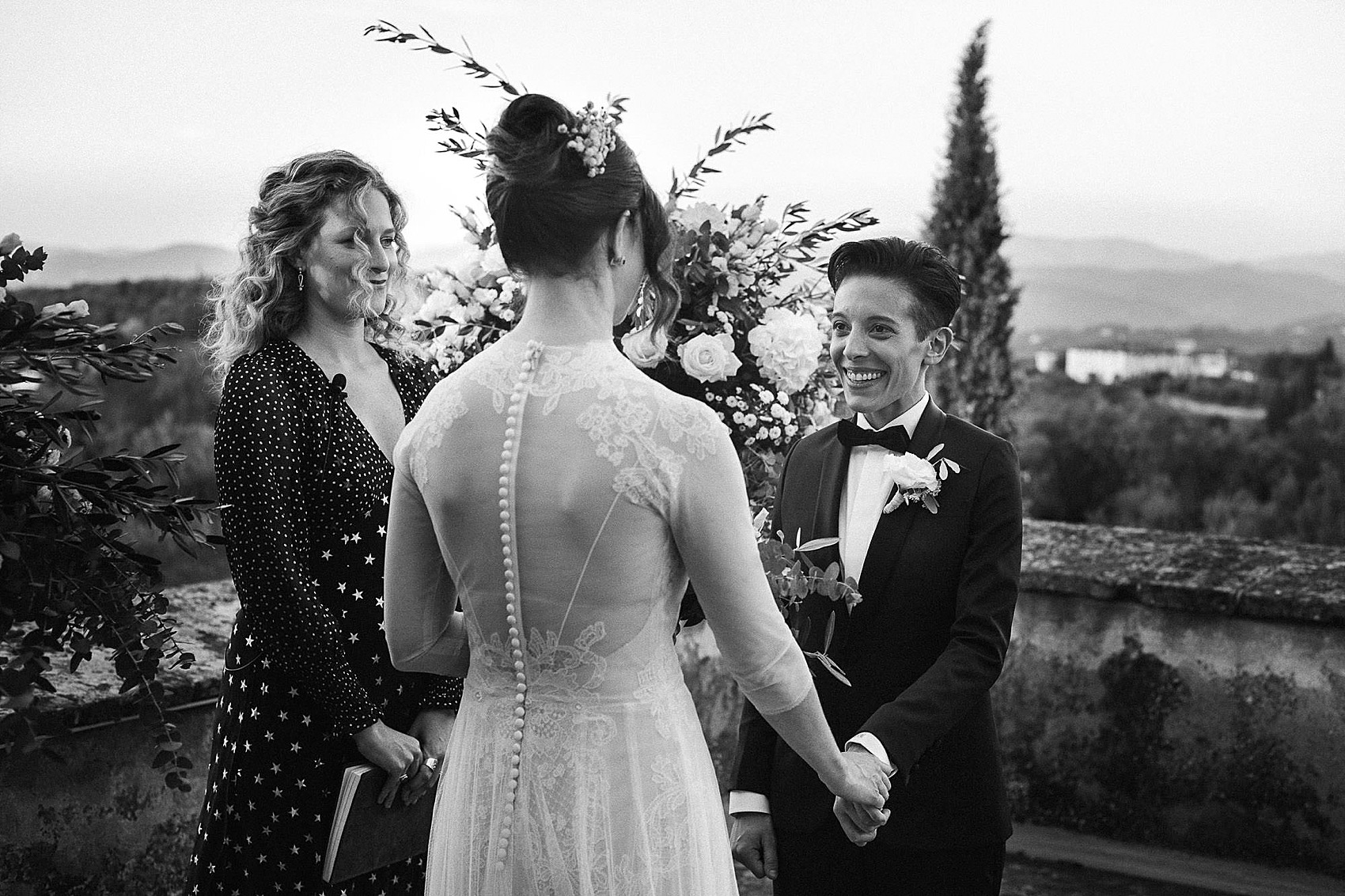 Vera Wang tuxedo wedding in Tuscany 37