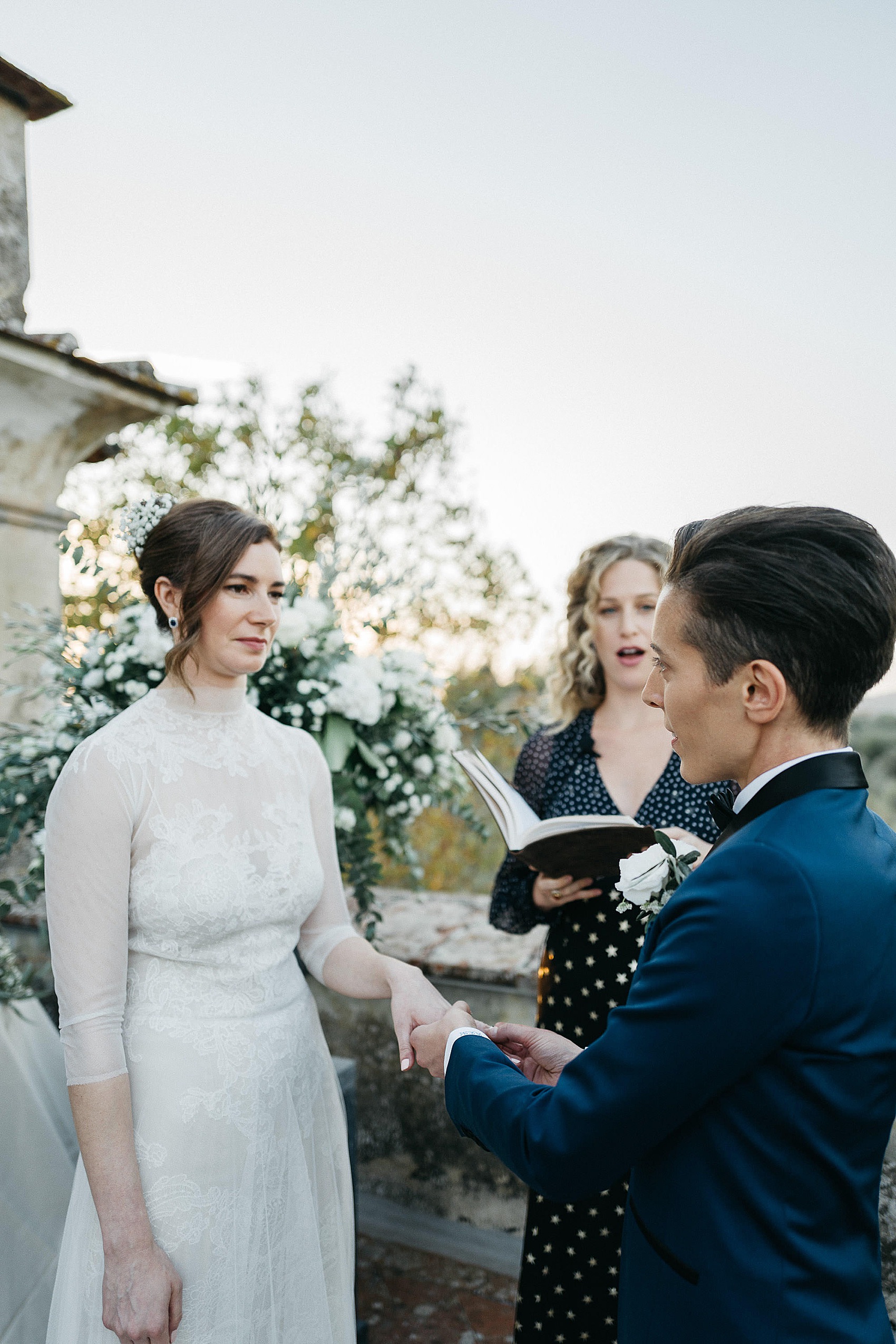 Vera Wang tuxedo wedding in Tuscany 39