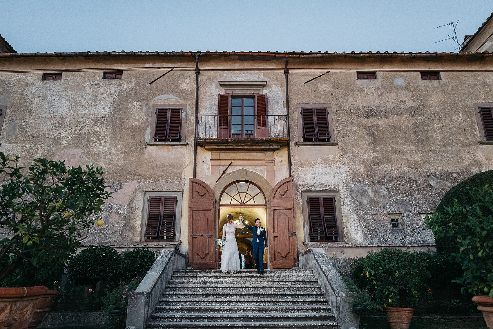 Vera Wang tuxedo wedding in Tuscany 42